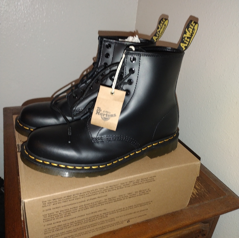 Men's Dr Martens 1460 Original Smooth Leather Boots